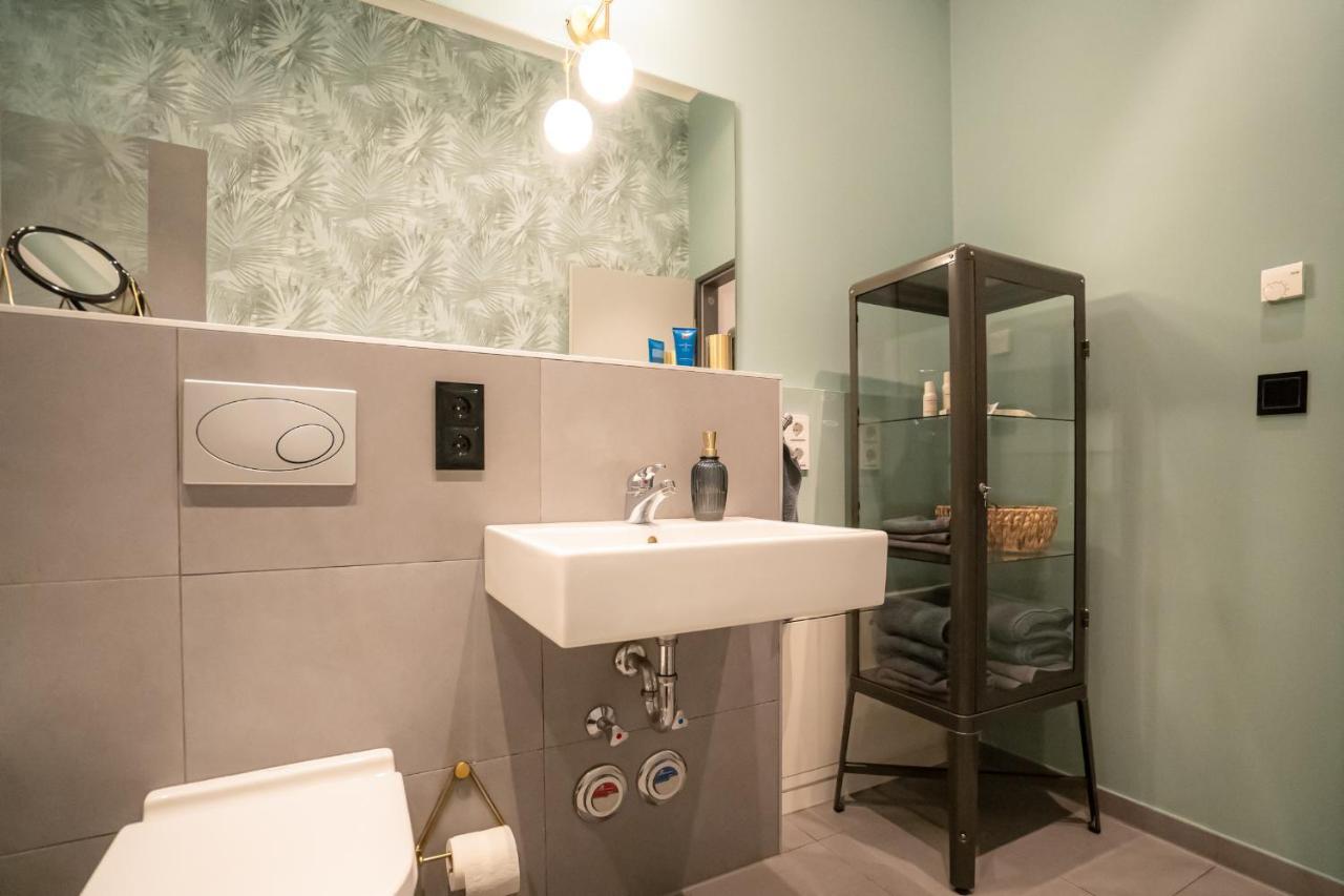 Designer Loft-Ferienwohnung Im Zentrum Mit Tiefgaragen-Parkplatz, Waschmaschine Und Privatterrasse Лайпциг Екстериор снимка