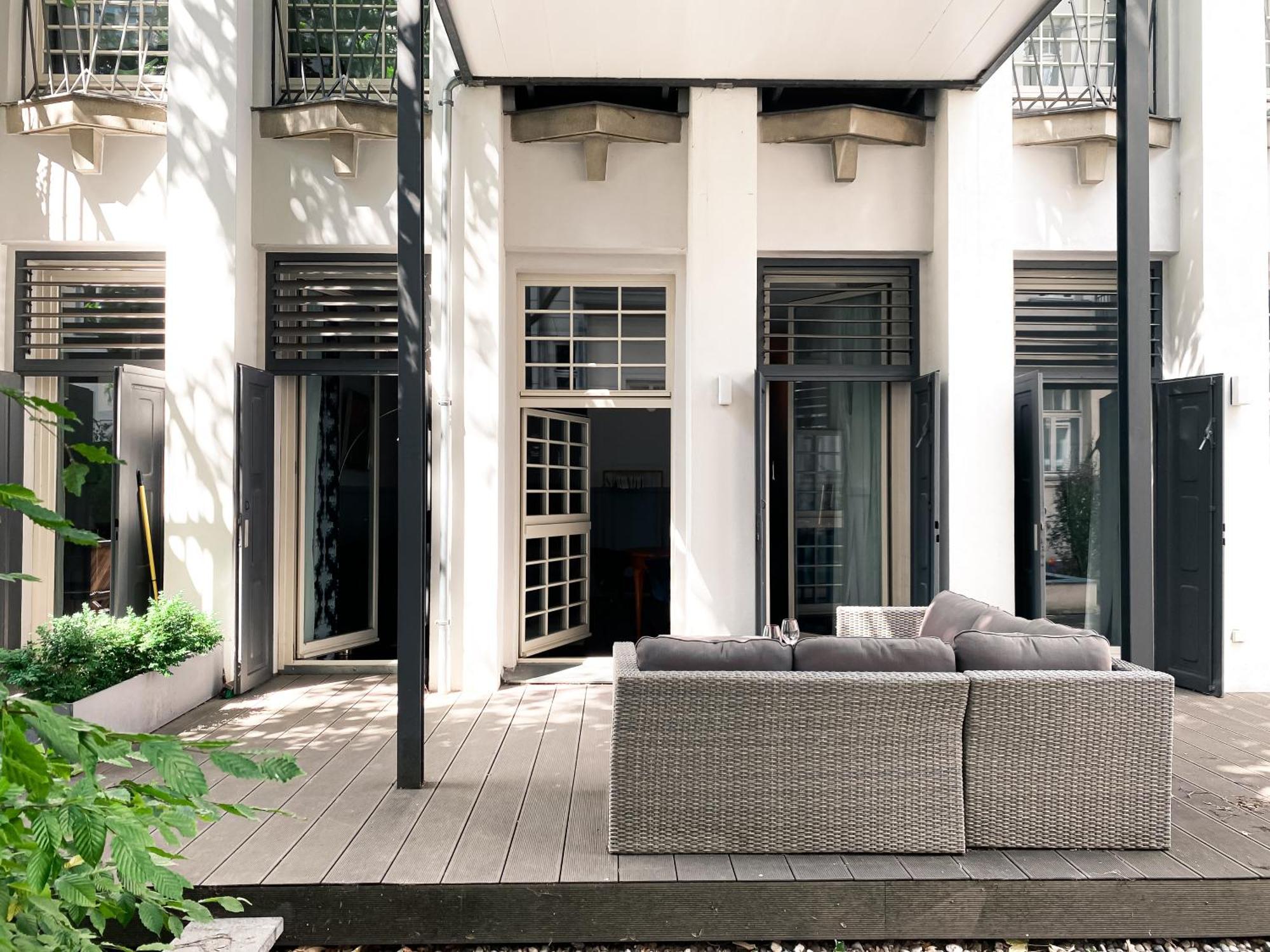 Designer Loft-Ferienwohnung Im Zentrum Mit Tiefgaragen-Parkplatz, Waschmaschine Und Privatterrasse Лайпциг Екстериор снимка