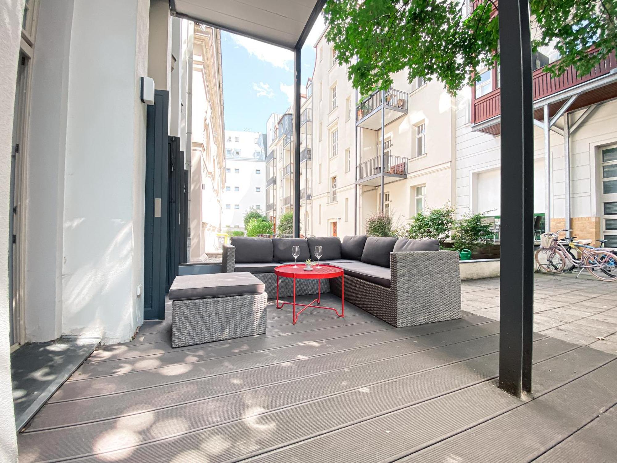 Designer Loft-Ferienwohnung Im Zentrum Mit Tiefgaragen-Parkplatz, Waschmaschine Und Privatterrasse Лайпциг Екстериор снимка